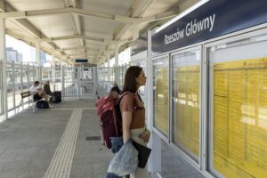 csm_Stacja_Rzeszow_pasazer_aut._Lukasz_Brylowski_486408e9c3