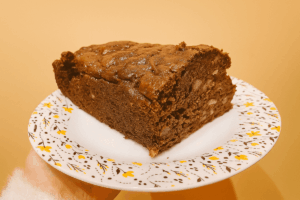 piernik z jabłkami-min