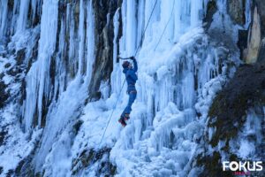 Lodospady Rudawki Rymanowskiej zimą. Piękno, które przyciąga tłumy [FOTOGALERIA]