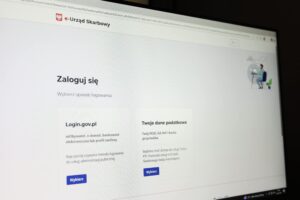 Twój e-PIT. Prosty poradnik logowania i rozliczenia podatku przez internet